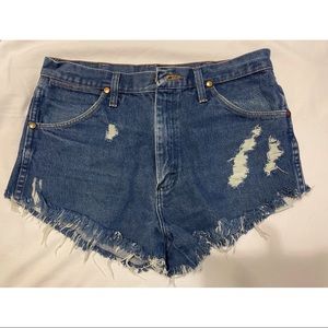 Wrangler destroyed short M/8